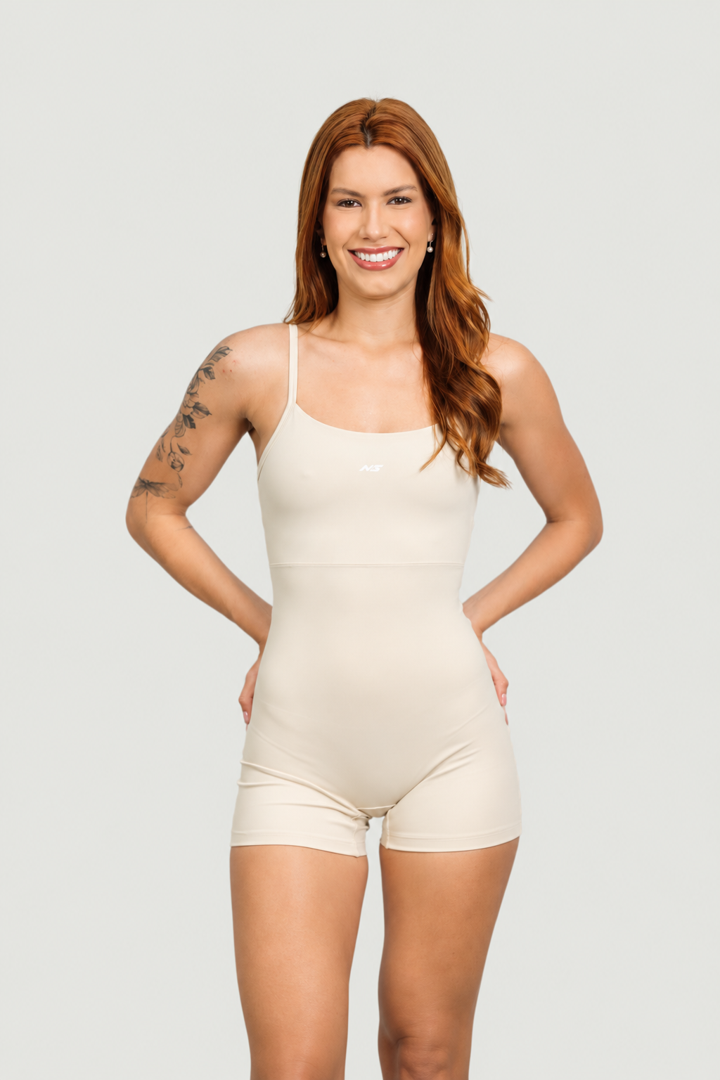 Macaquinho Curto Short Fitness Feminino Bege